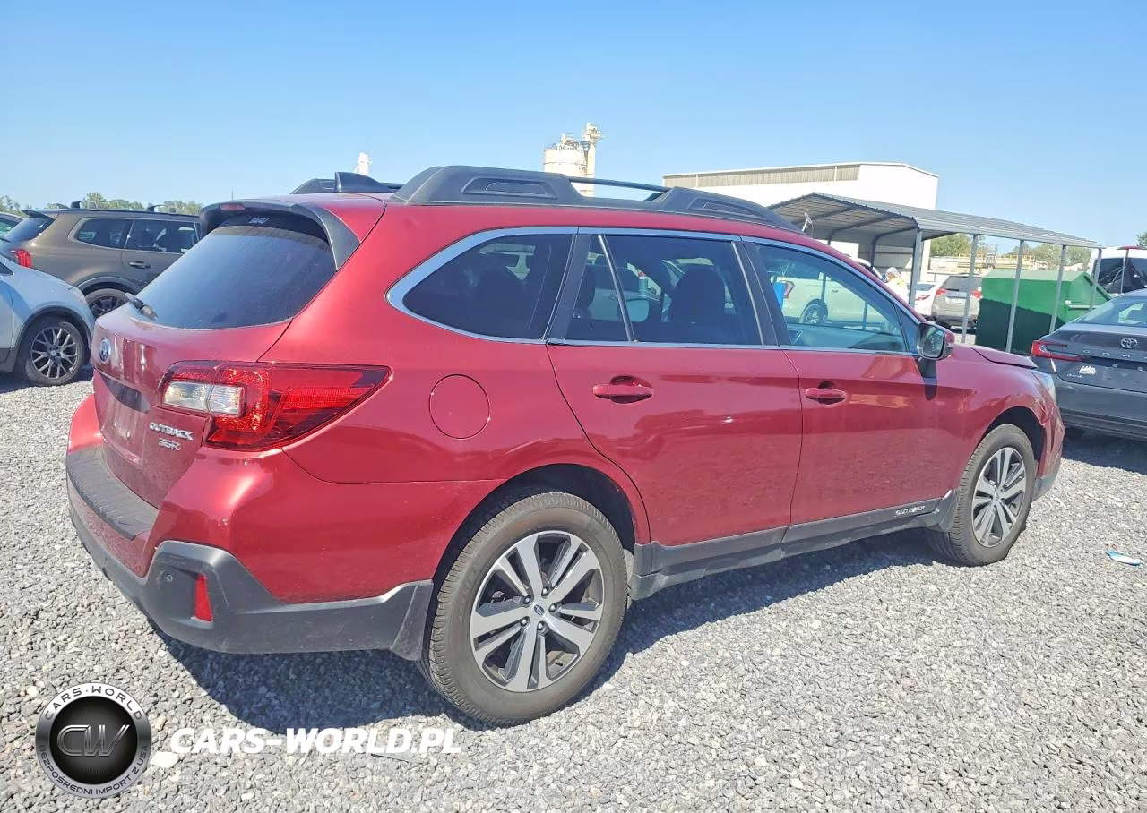 2018 Subaru Outback 3.6R Limited VIN:4S4BSENC8J3207654 - 3