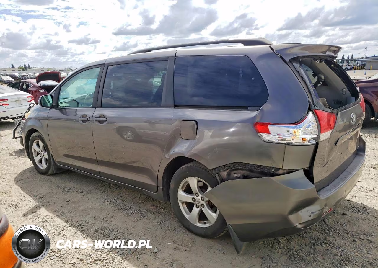 2012 Toyota Sienna Le VIN:5TDKK3DC5CS184037 - 2