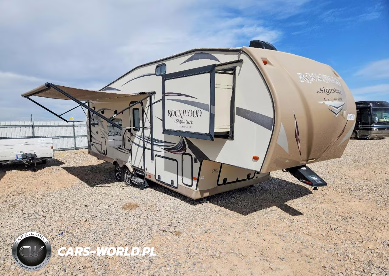 2015 Forest River Rockwood Signature Camper – zdjęcie 1 z 10