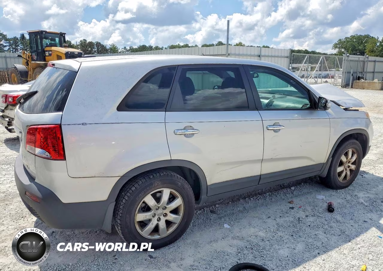 2012 Kia Sorento Lx VIN:5XYKT3A11CG245607 - 3