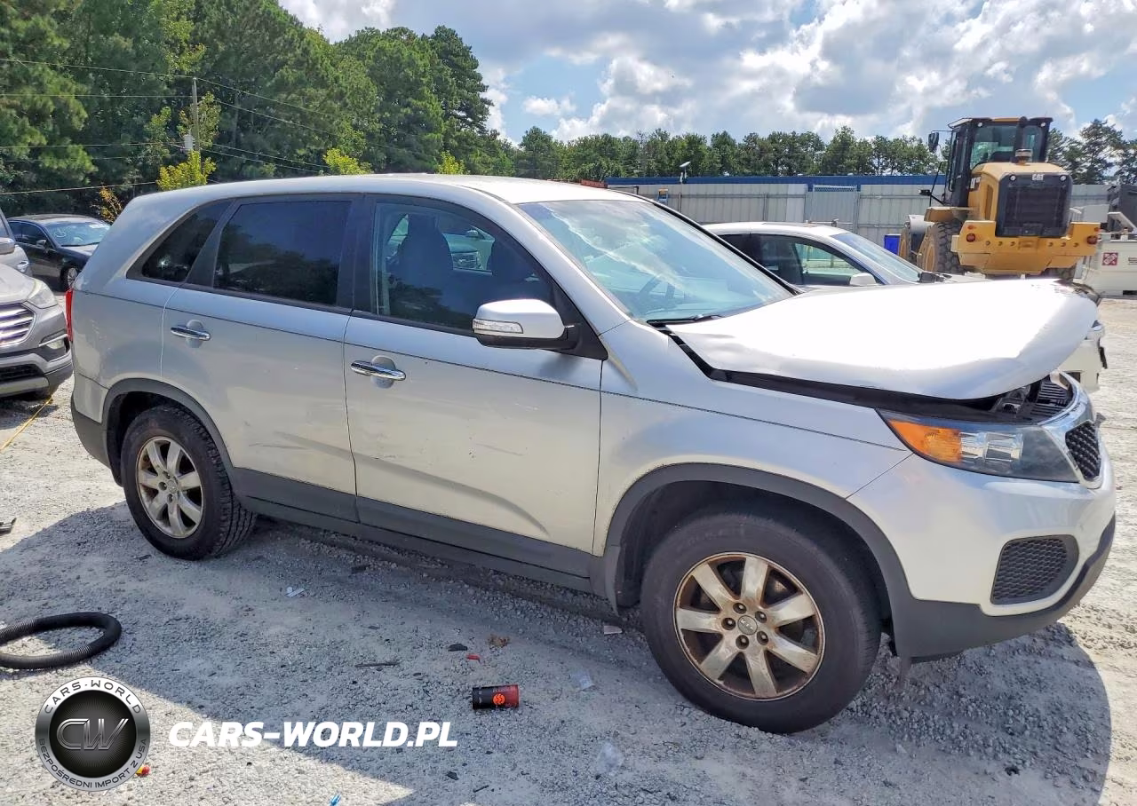 2012 Kia Sorento Lx VIN:5XYKT3A11CG245607 - 4