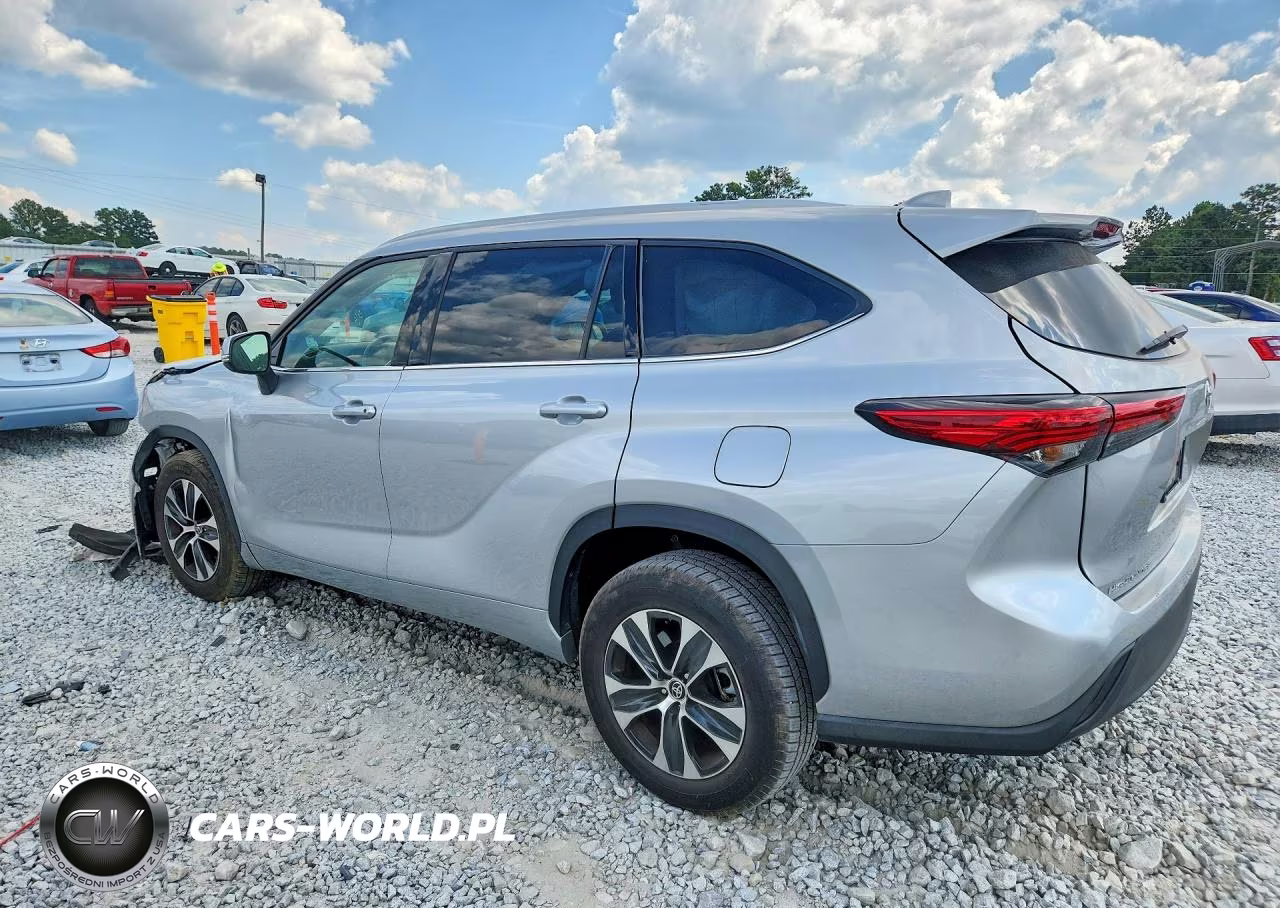 2022 Toyota Highlander Xle VIN:5TDGZRAH0NS117756 - 2