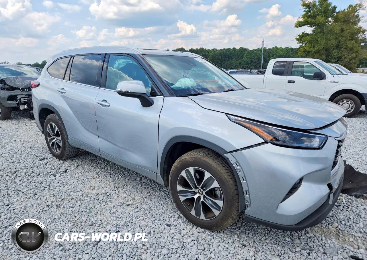 2022 Toyota Highlander Xle VIN:5TDGZRAH0NS117756 - 4