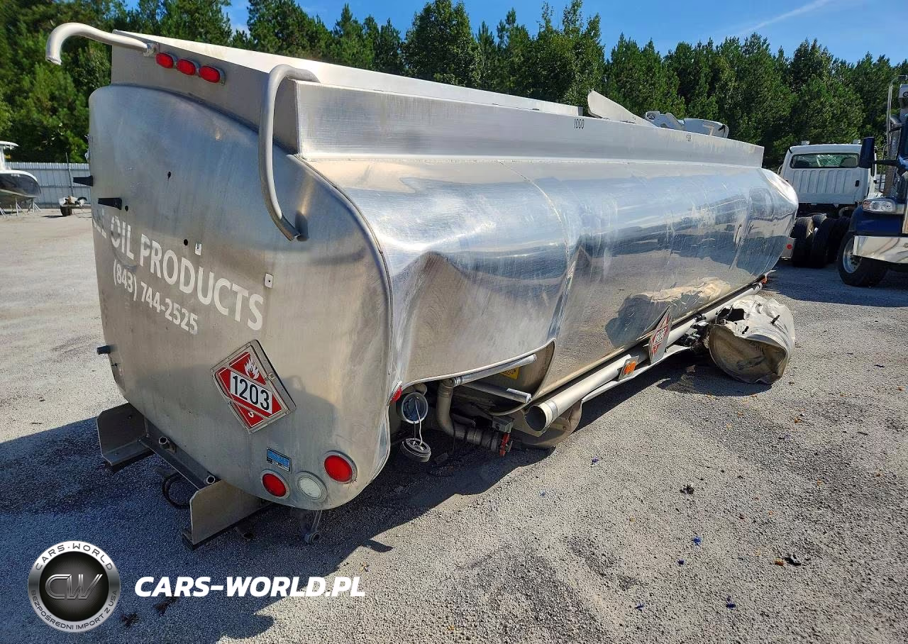 2024 Freightliner Business Class M2 Fuel - Lube Truck VIN:0LDL0T79931915 - 3
