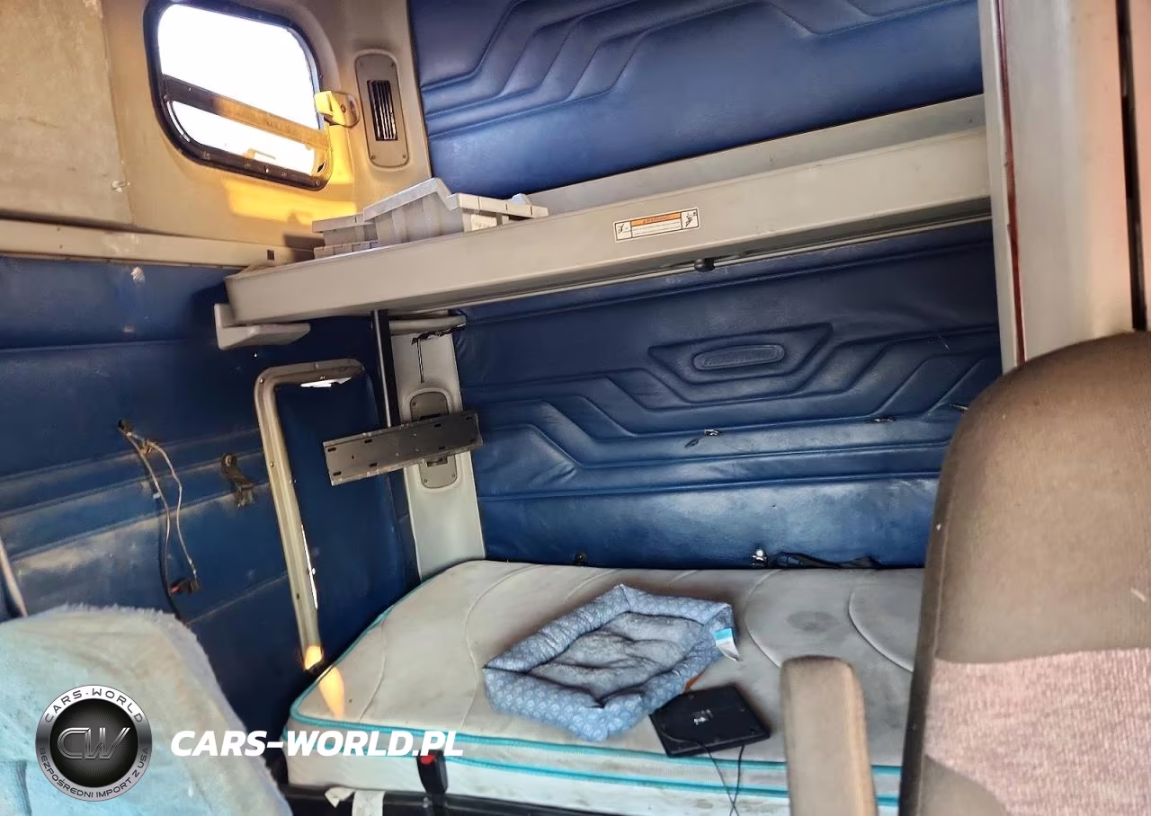 2006 Freightliner St120 Semi Truck VIN:1FUJBBCG06LV26695 - 10