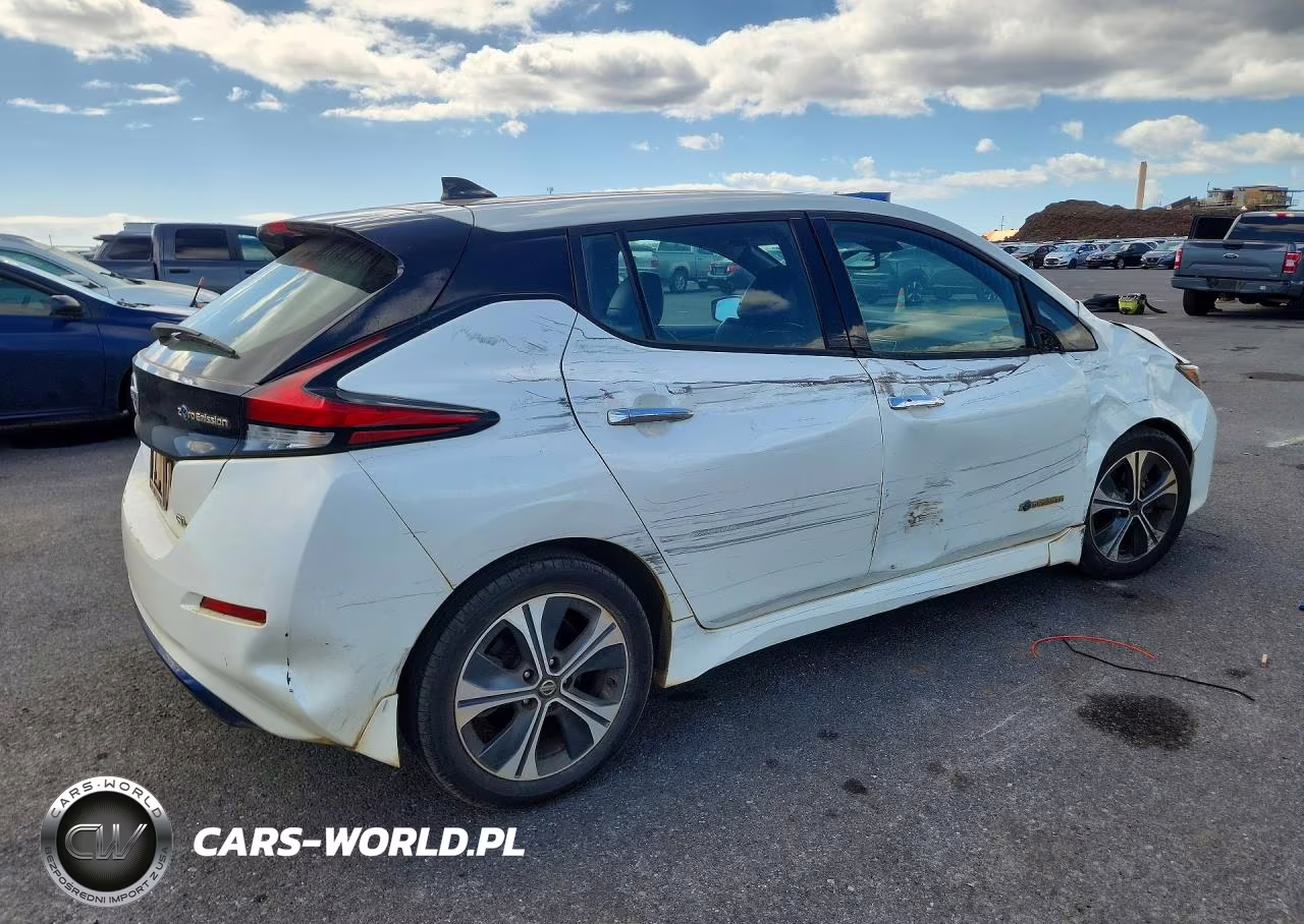 2018 Nissan Leaf S VIN:1N4AZ1CP7JC316686 - 3