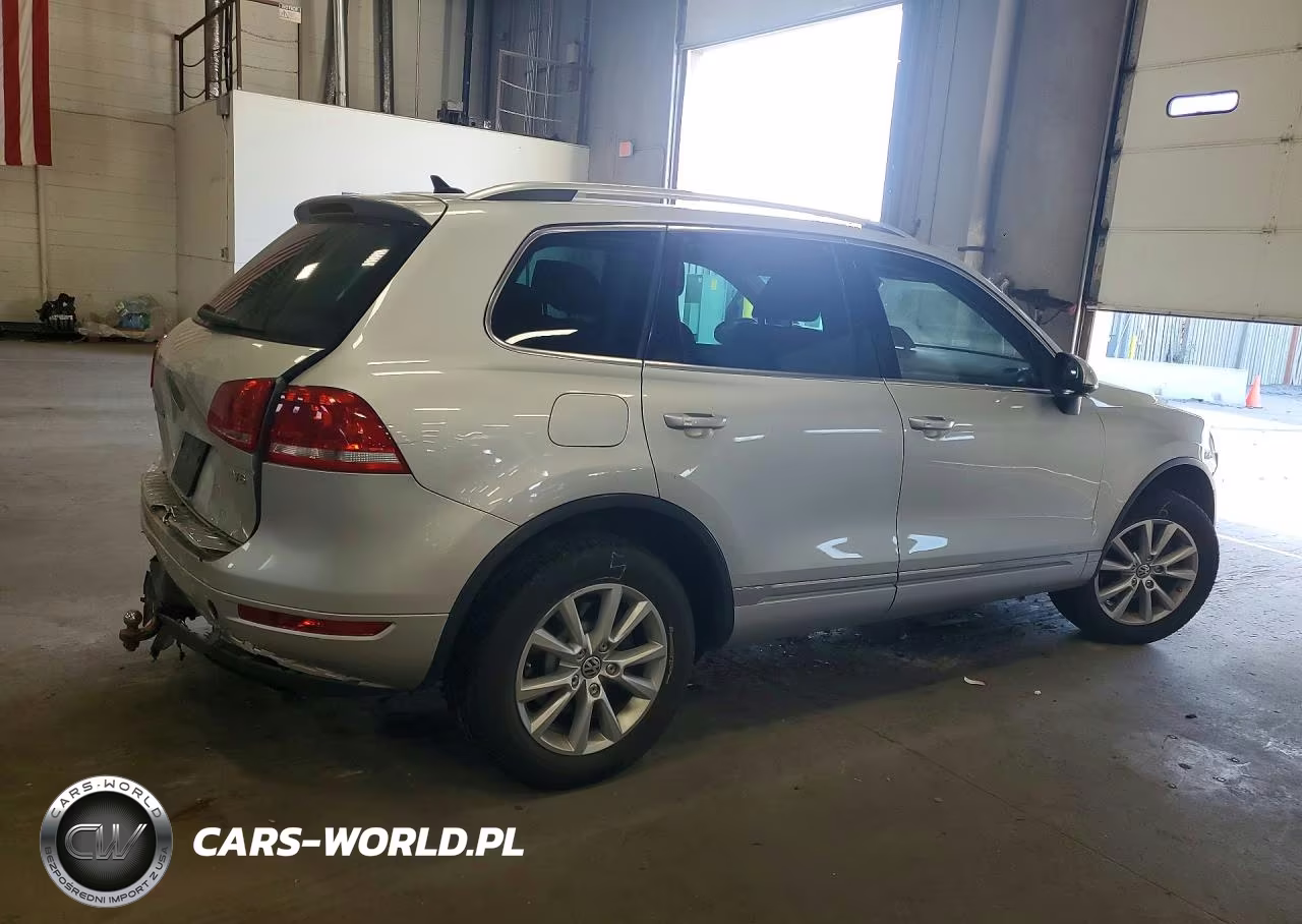 2014 Volkswagen Touareg V6 VIN:WVGEF9BP2ED001438 - 3