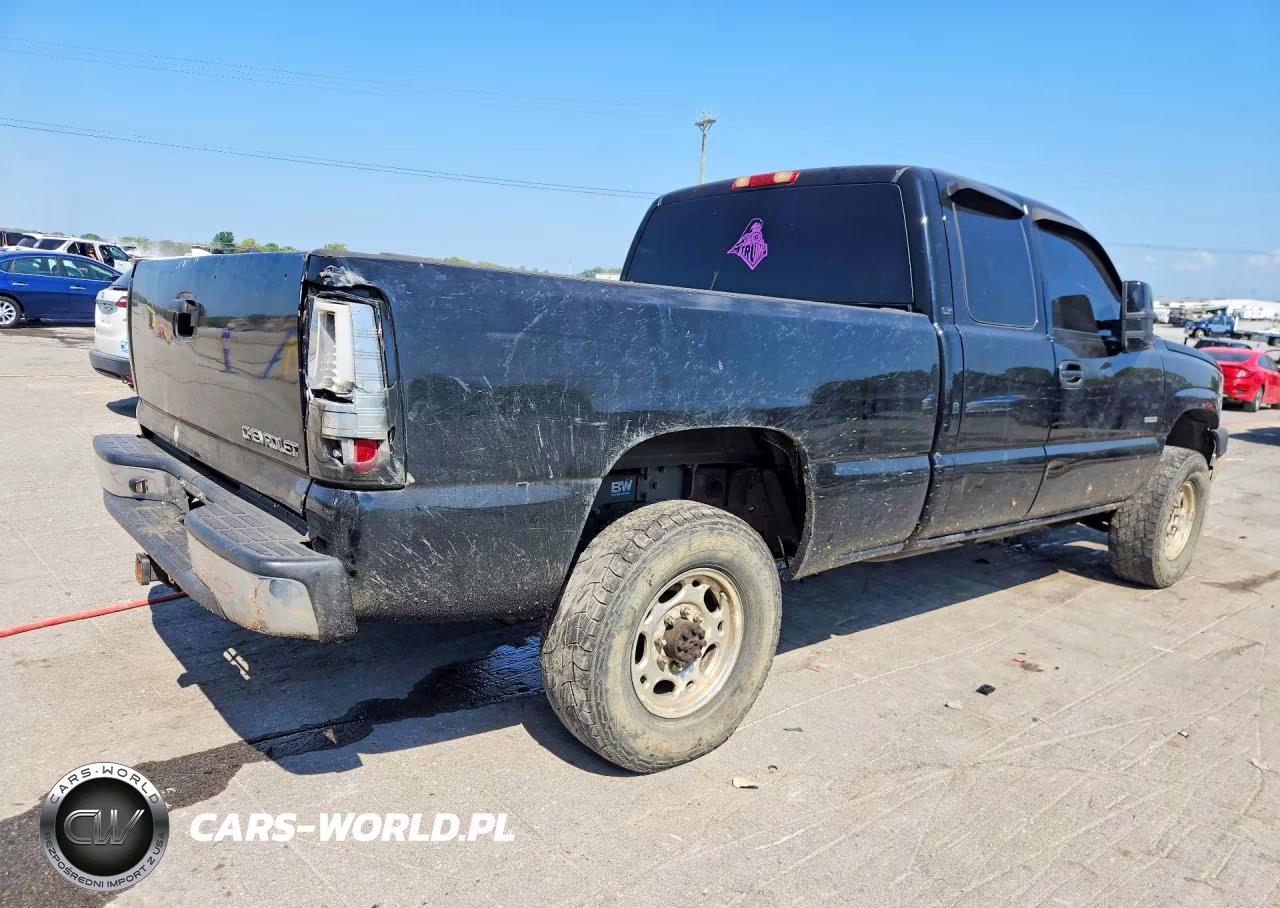 2006 Chevrolet Silverado K2500 Heavy Duty VIN:1GCHK29D36E226155 - 3