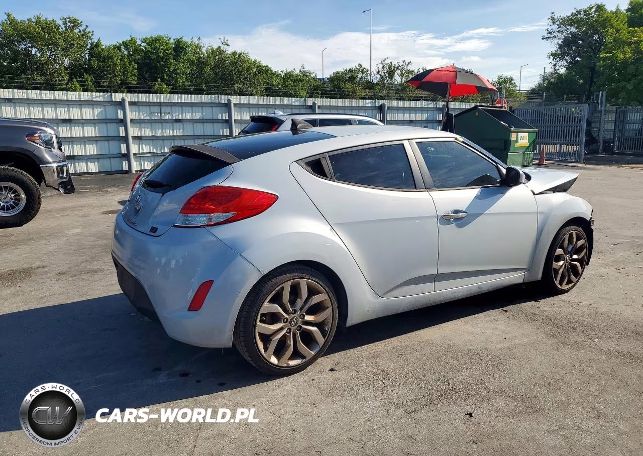 2015 Hyundai Veloster Re:flex VIN:KMHTC6AD0FU222740 - 3