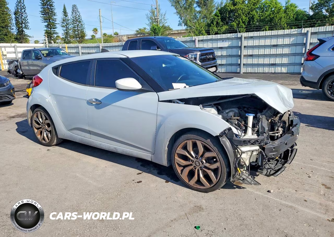 2015 Hyundai Veloster Re:flex VIN:KMHTC6AD0FU222740 - 4