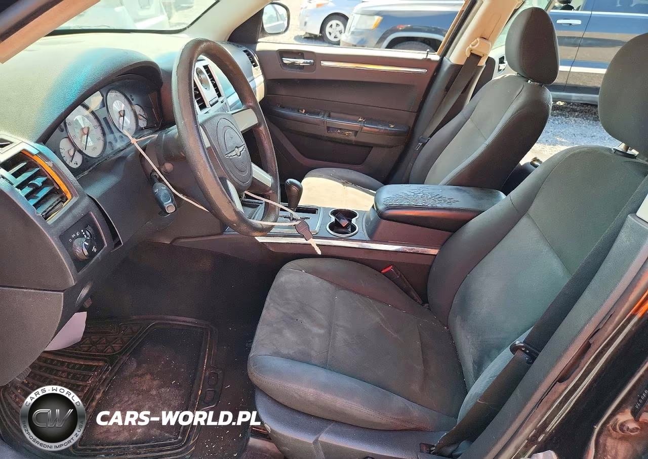 2010 Chrysler 300 Touring VIN:2C3CA4CD4AH209663 - 7