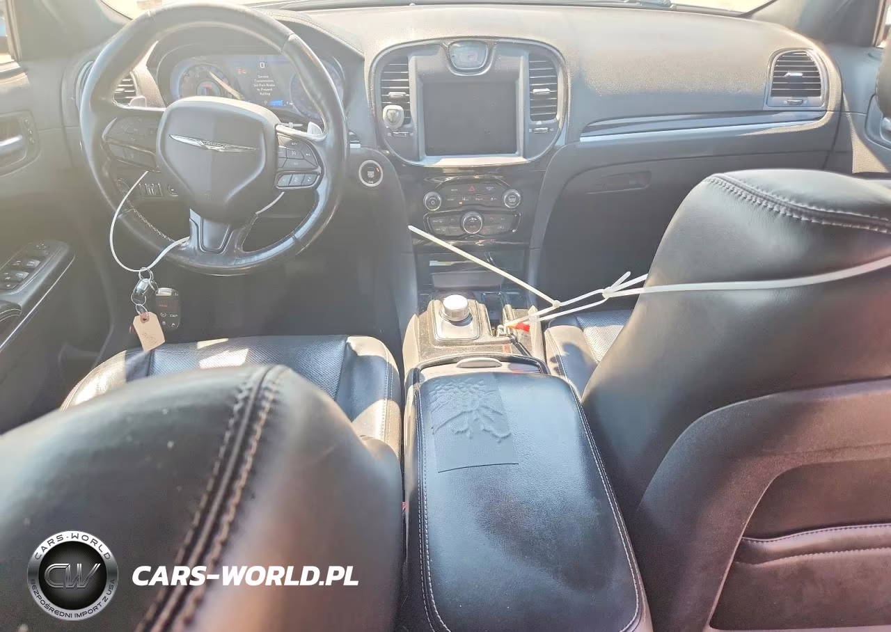 2018 Chrysler 300 S VIN:2C3CCABT5JH276015 - 8