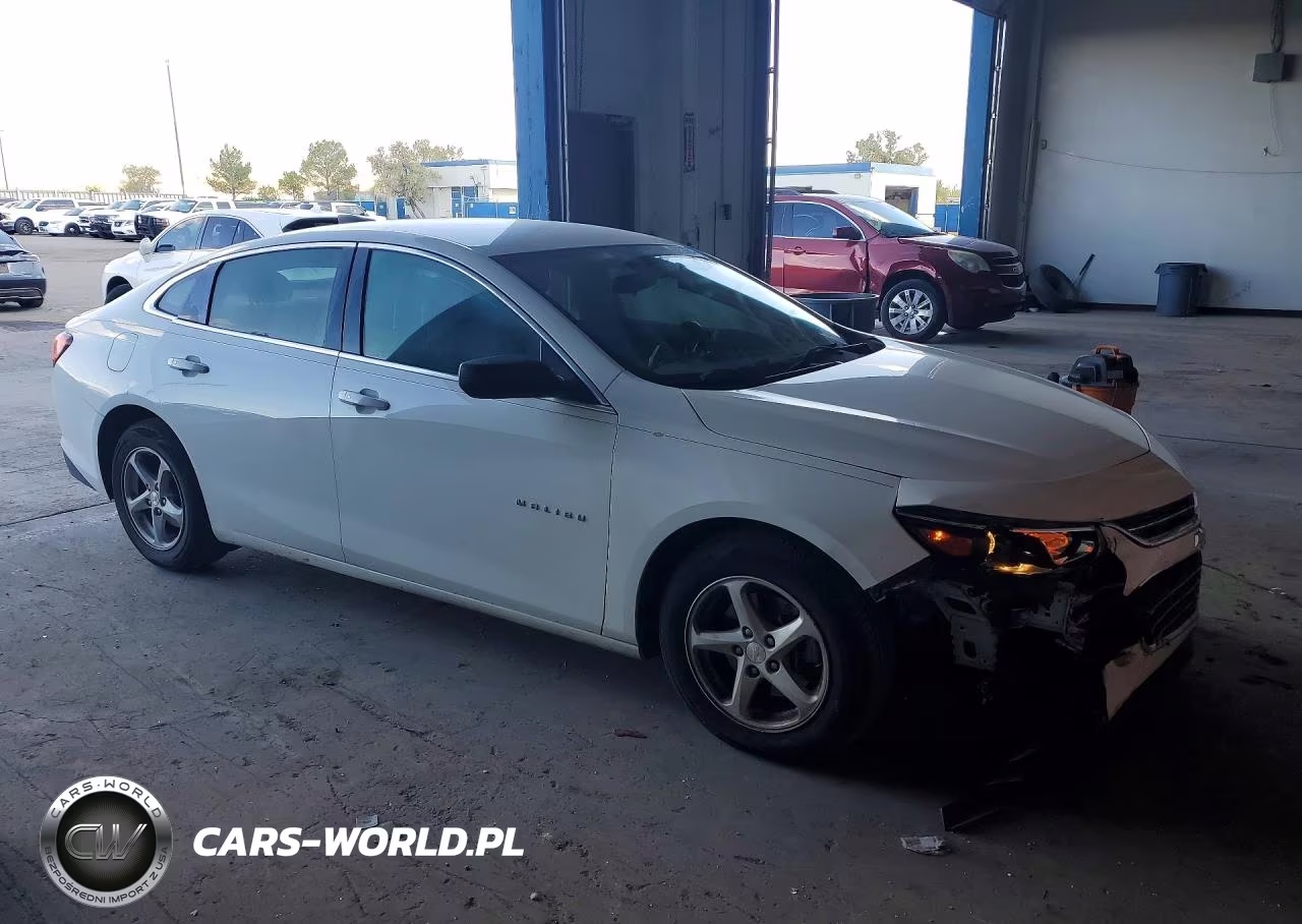2018 Chevrolet Malibu Ls VIN:1G1ZB5ST8JF164500 - 4