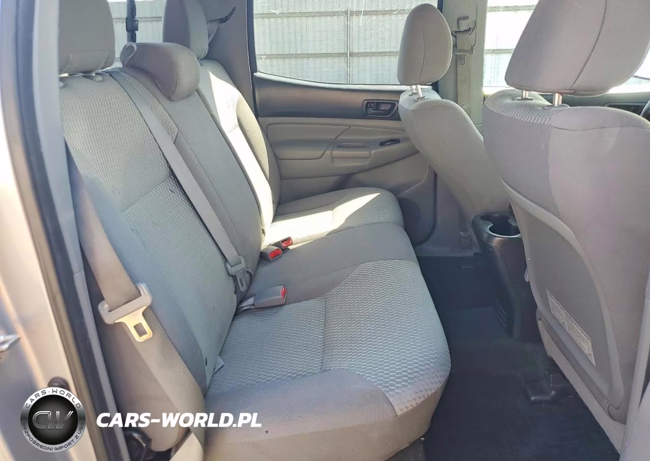 2015 Toyota Tacoma V6 VIN:3TMLU4EN2FM177572 - 10