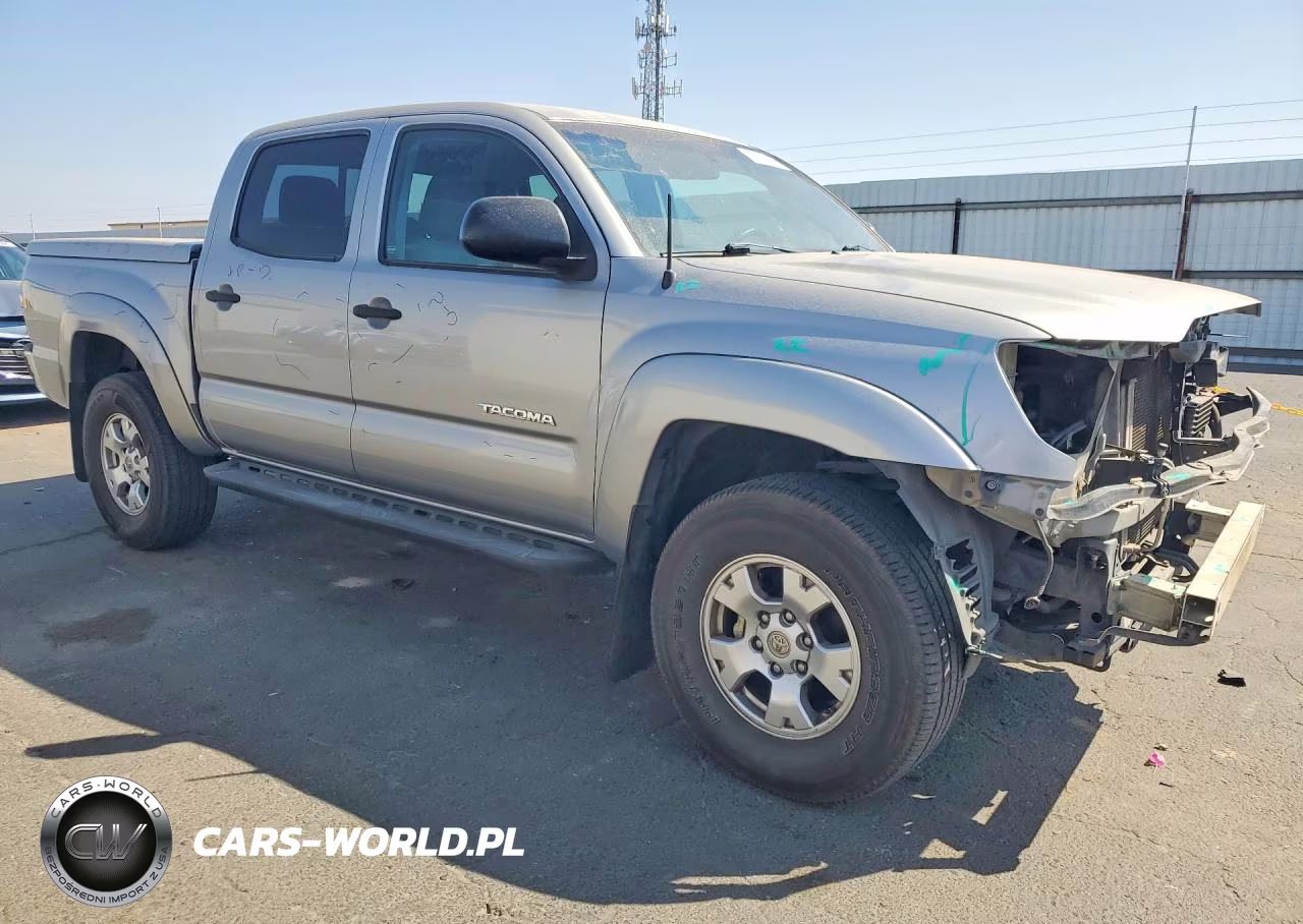 2015 Toyota Tacoma V6 VIN:3TMLU4EN2FM177572 - 4