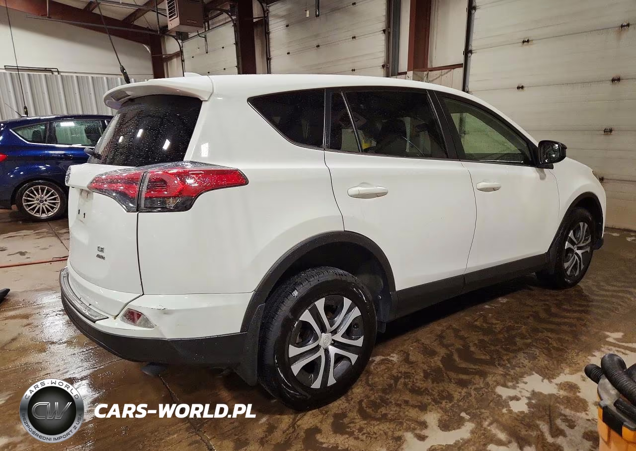 2018 Toyota Rav4 Le VIN:JTMBFREV2JJ244471 - 3