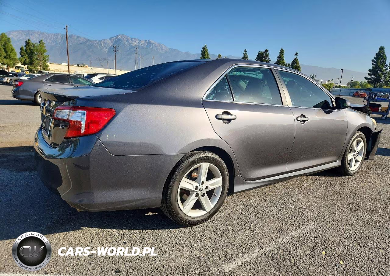 2014 Toyota Camry Se VIN:4T1BF1FK5EU400329 - 3
