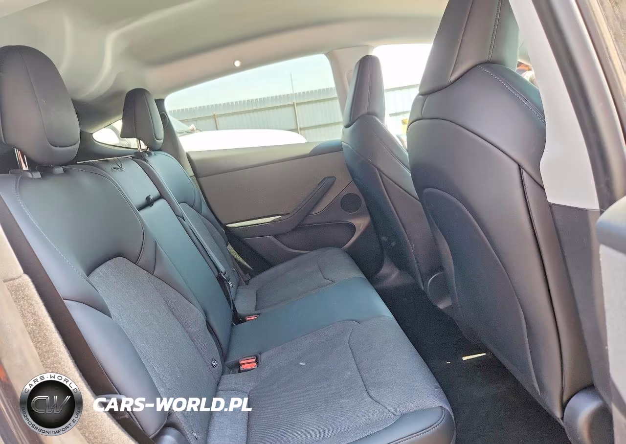 2026 Tesla Model Y VIN:7SAYGDEDXTA607384 - 10