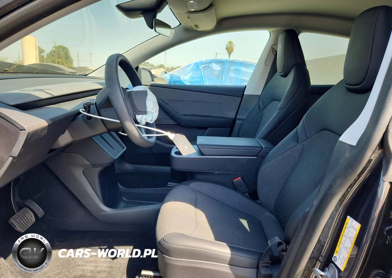 2026 Tesla Model Y VIN:7SAYGDEDXTA607384 - 7