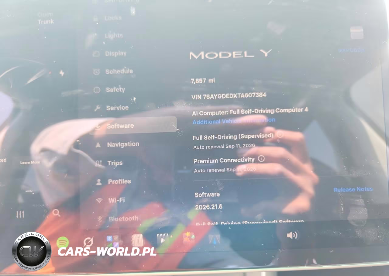 2026 Tesla Model Y VIN:7SAYGDEDXTA607384 - 9
