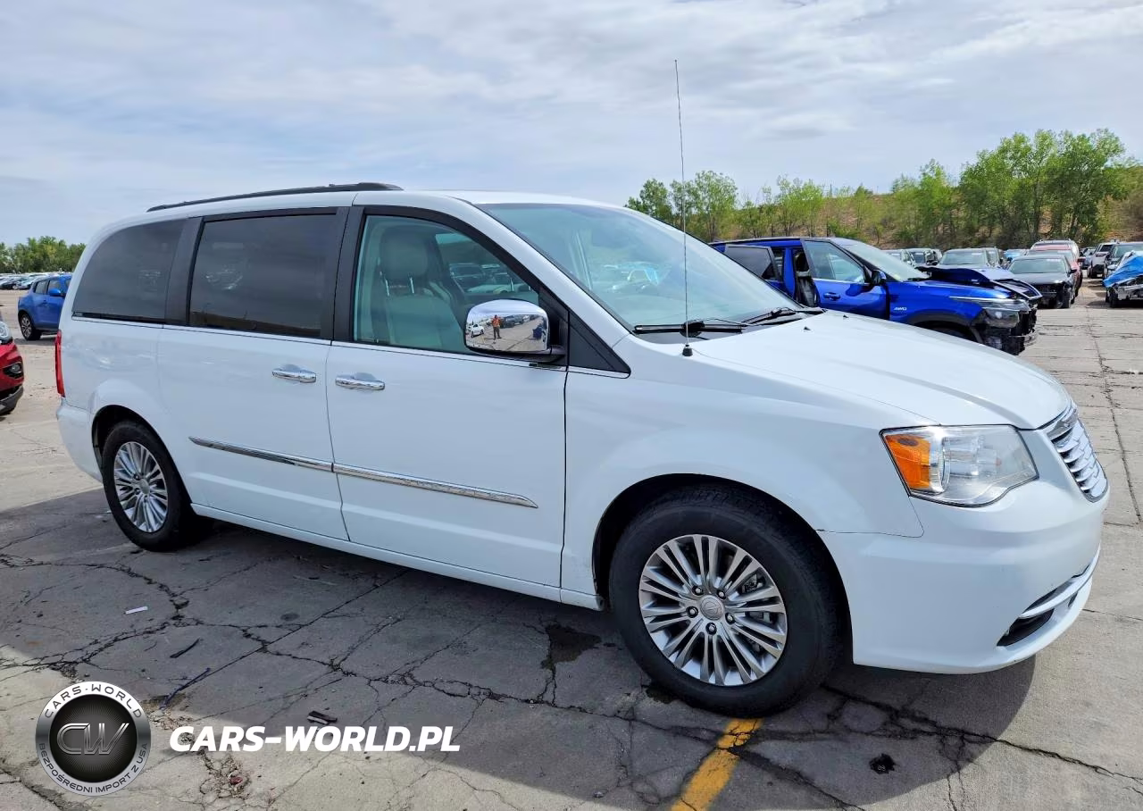 2016 Chrysler Town & Country Touring L VIN:2C4RC1CGXGR223210 - 4
