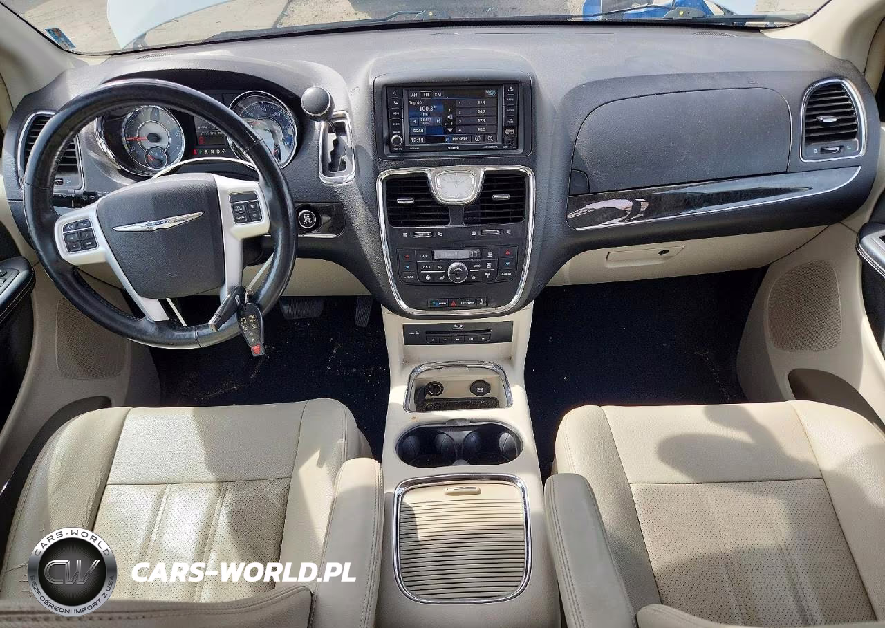2016 Chrysler Town & Country Touring L VIN:2C4RC1CGXGR223210 - 8