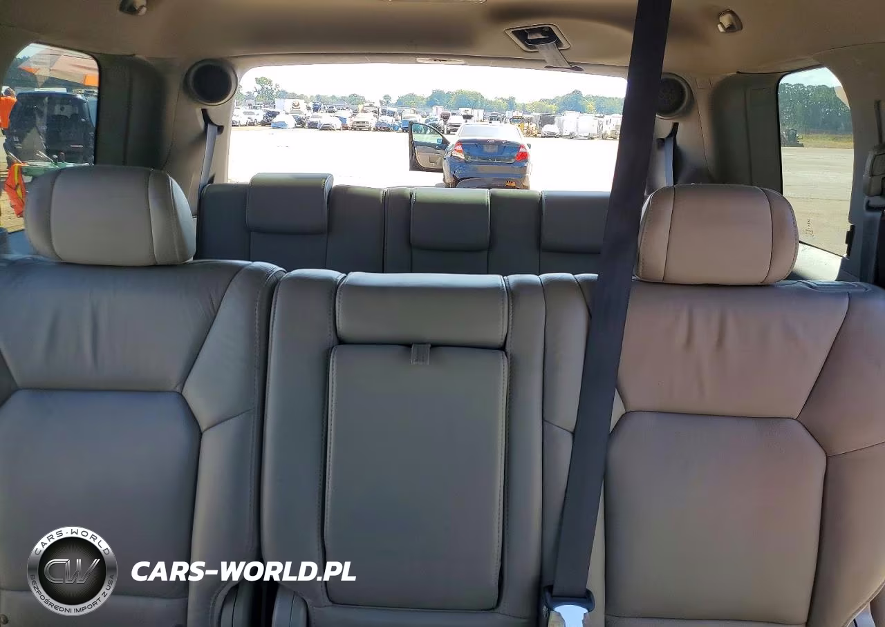2011 Honda Pilot Touring VIN:5FNYF3H99BB044573 - 10