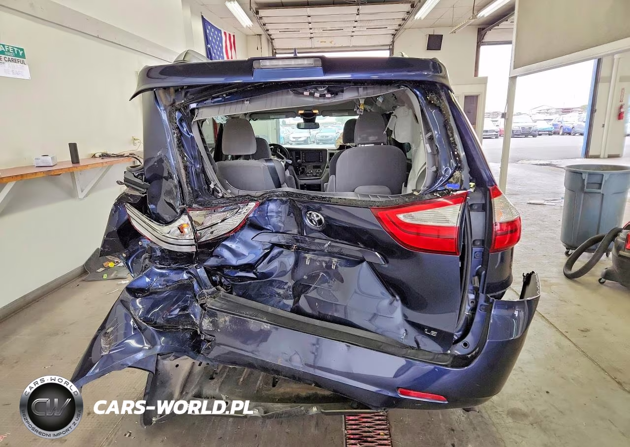 2018 Toyota Sienna Le VIN:5TDKZ3DC1JS923607 - 6