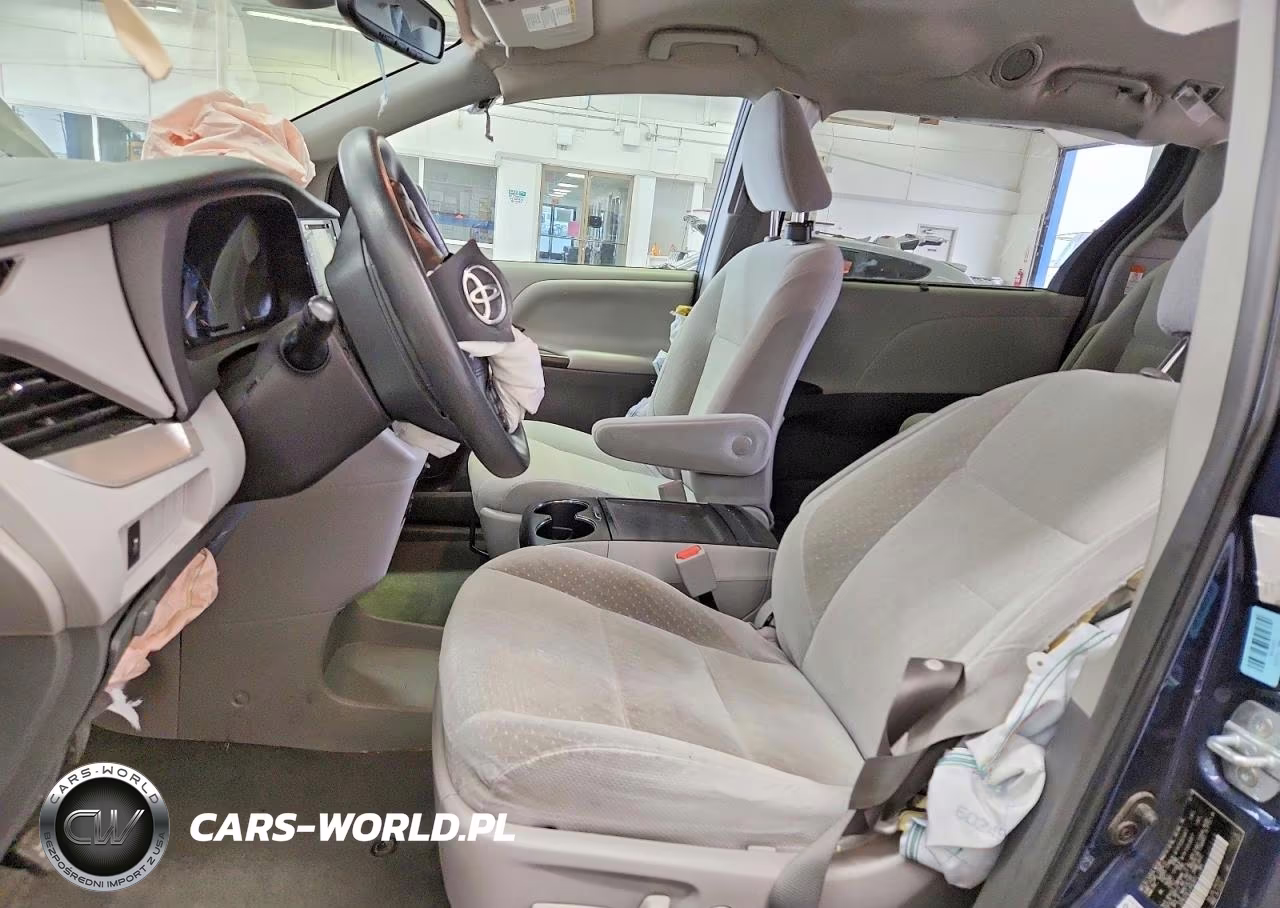 2018 Toyota Sienna Le VIN:5TDKZ3DC1JS923607 - 7