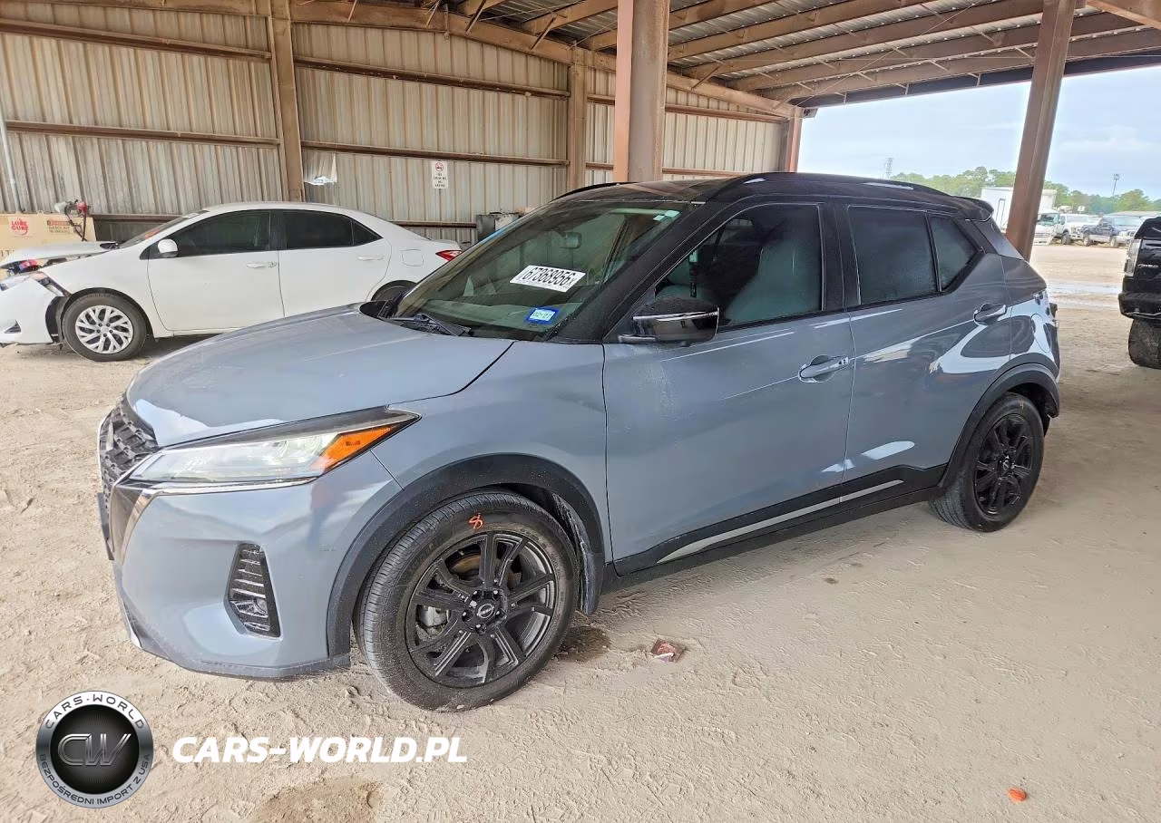 2023 Nissan Kicks Sr
