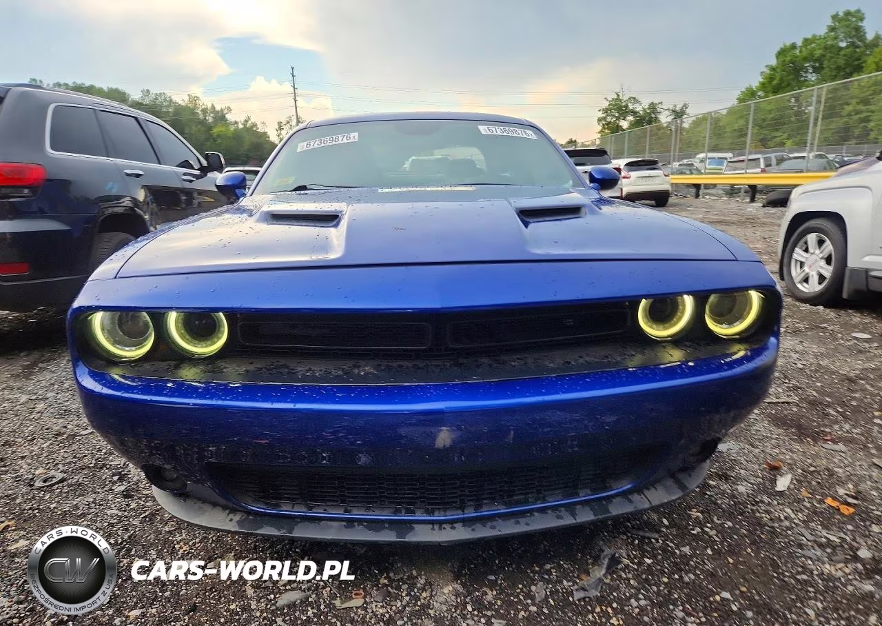 2019 Dodge Challenger Sxt VIN:2C3CDZAG8KH587679 - 5