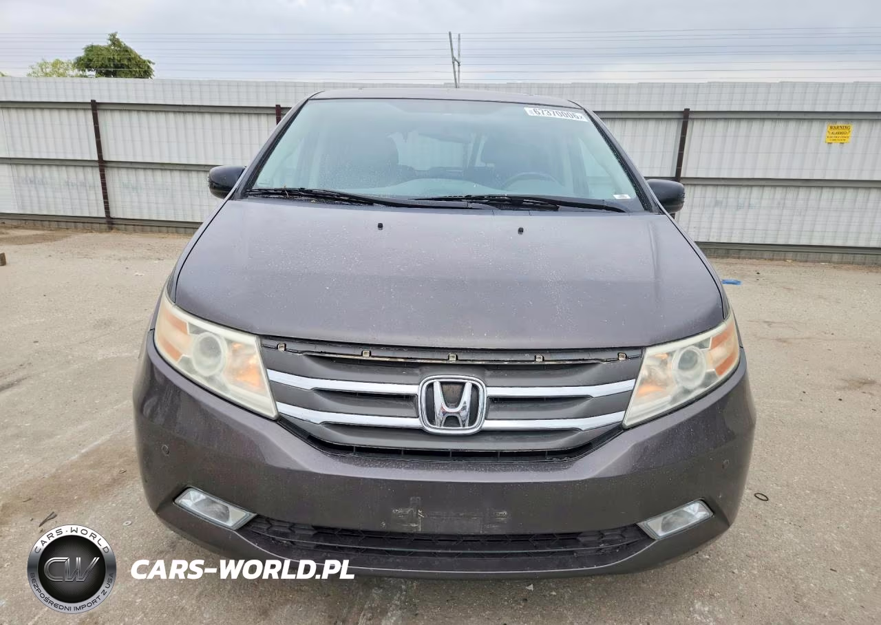 2013 Honda Odyssey Touring VIN:5FNRL5H94DB071482 - 5