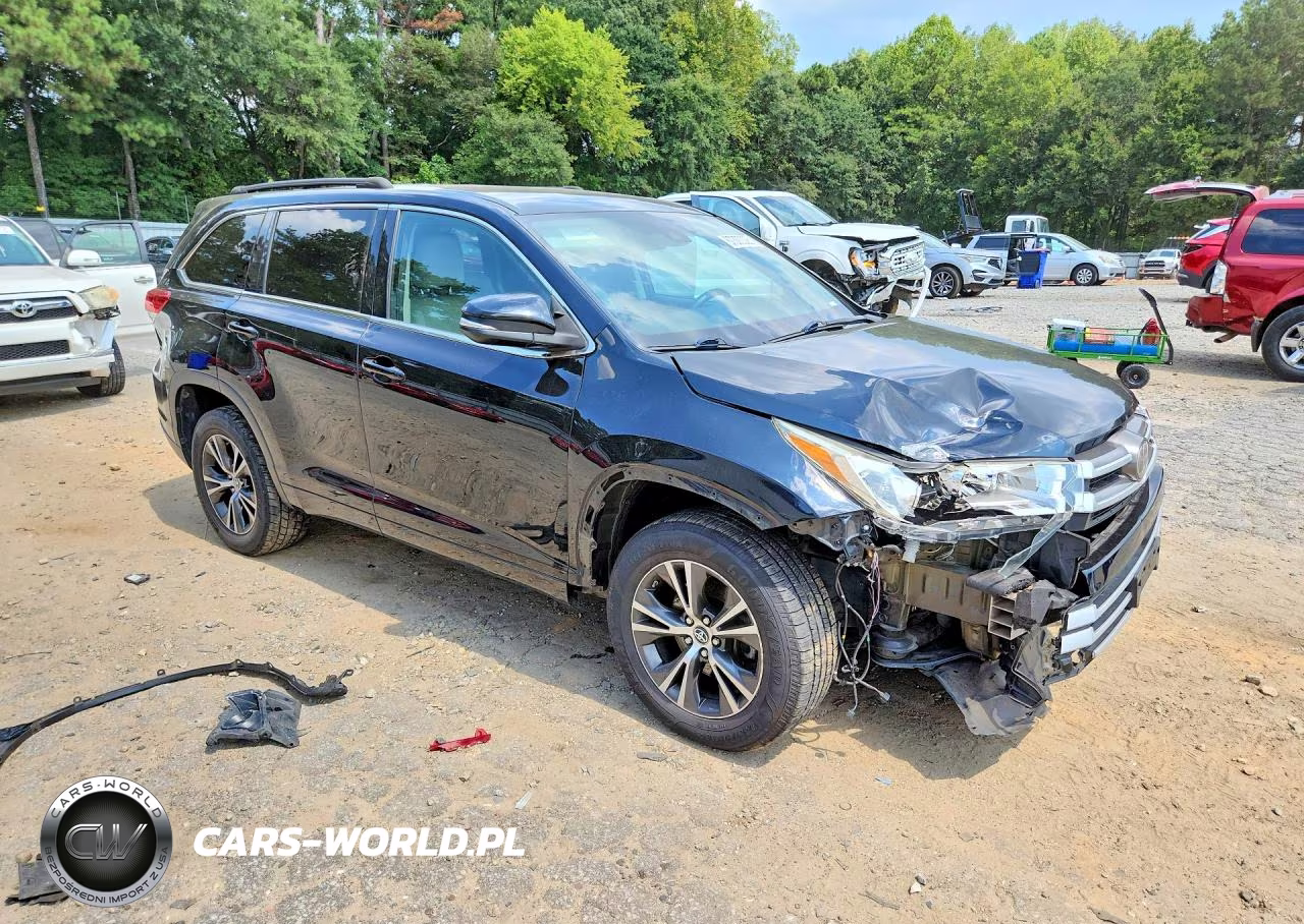 2018 Toyota Highlander Le VIN:5TDZZRFH5JS238021 - 4