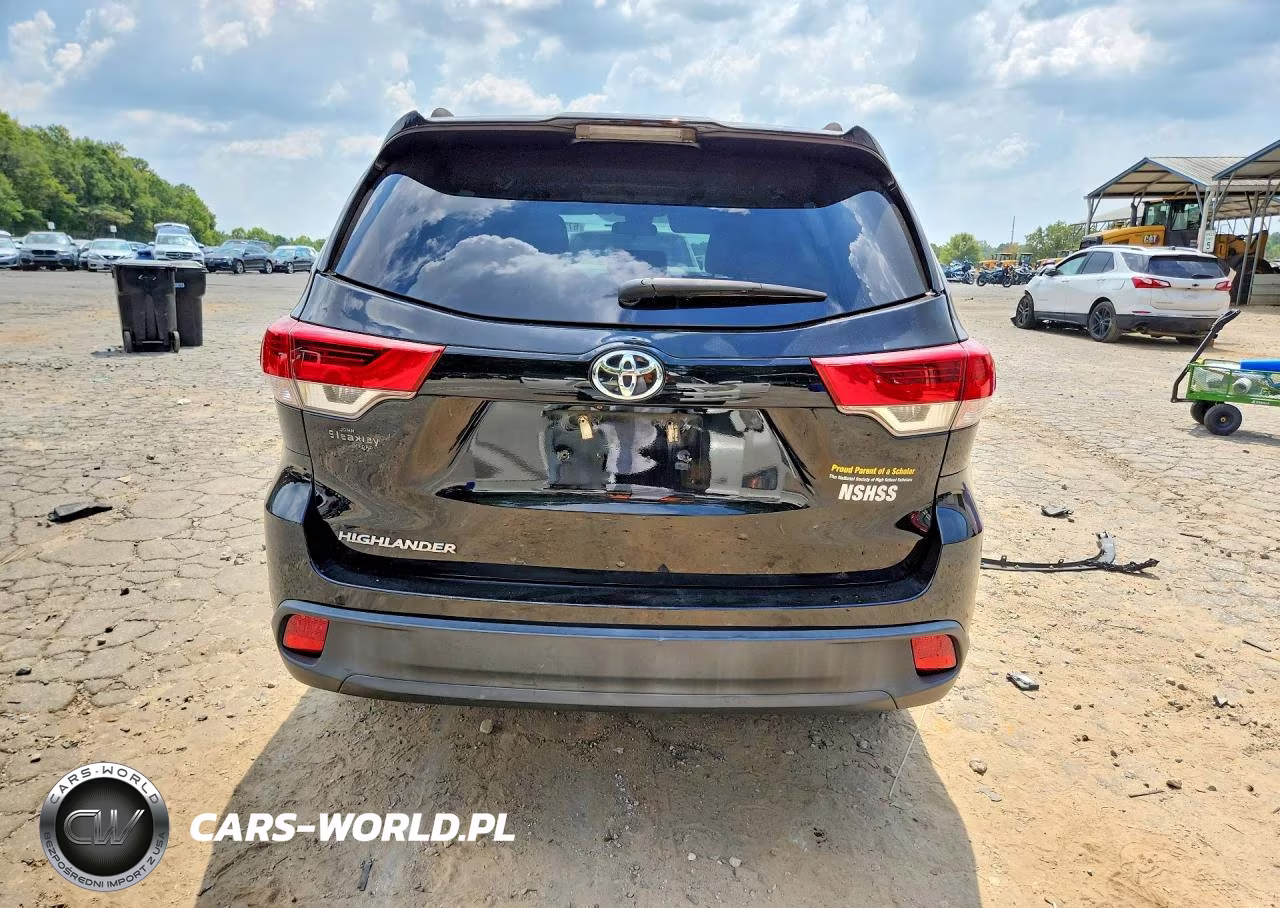 2018 Toyota Highlander Le VIN:5TDZZRFH5JS238021 - 6