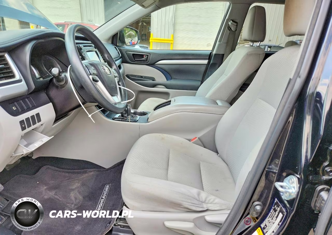 2018 Toyota Highlander Le VIN:5TDZZRFH5JS238021 - 7