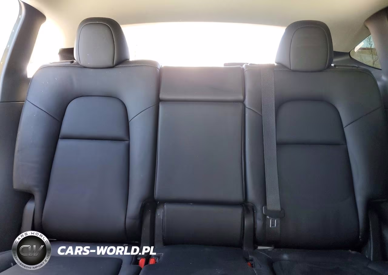 2021 Tesla Model Y VIN:5YJYGAEE1MF286604 - 10