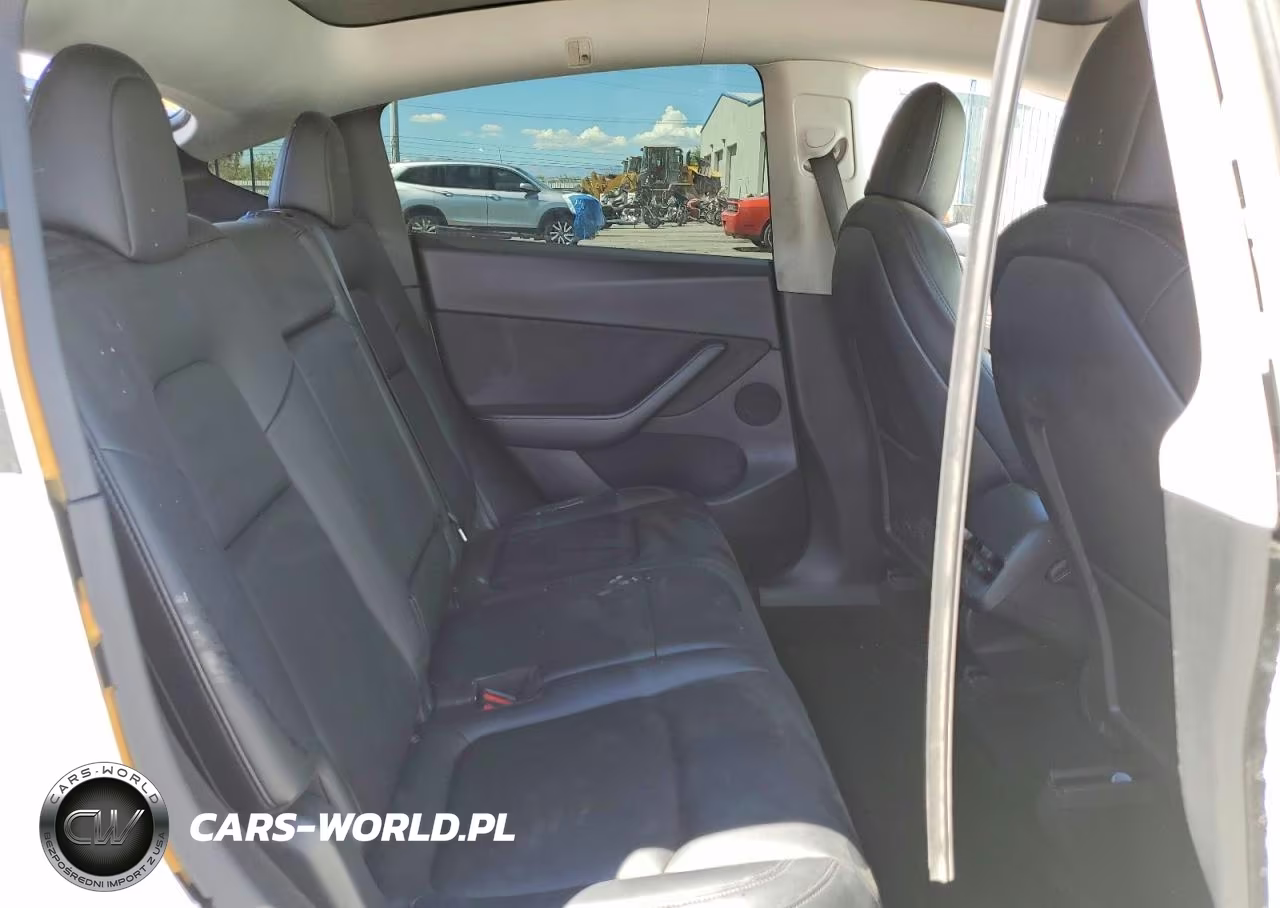 2021 Tesla Model Y VIN:5YJYGAEE1MF286604 - 11