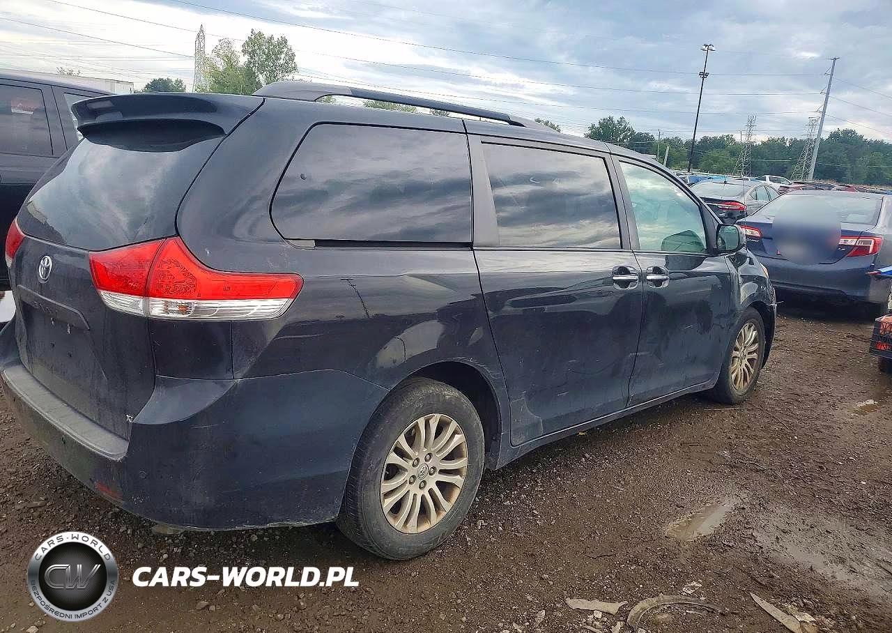 2014 Toyota Sienna Xle 8-Passenger VIN:5TDYK3DC2ES450949 - 3