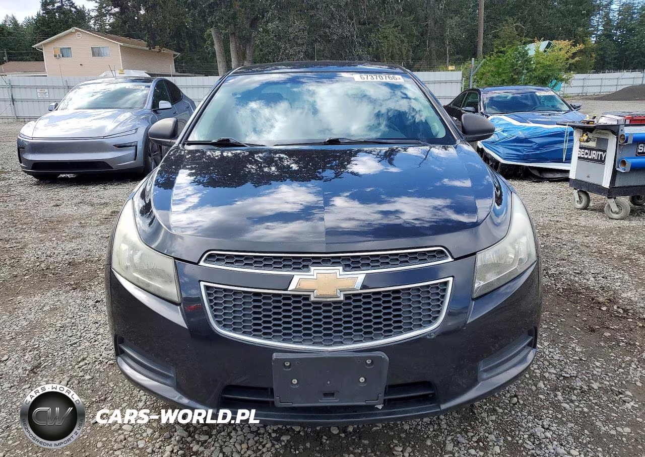 2012 Chevrolet Cruze Ls VIN:1G1PC5SH4C7210921 - 5