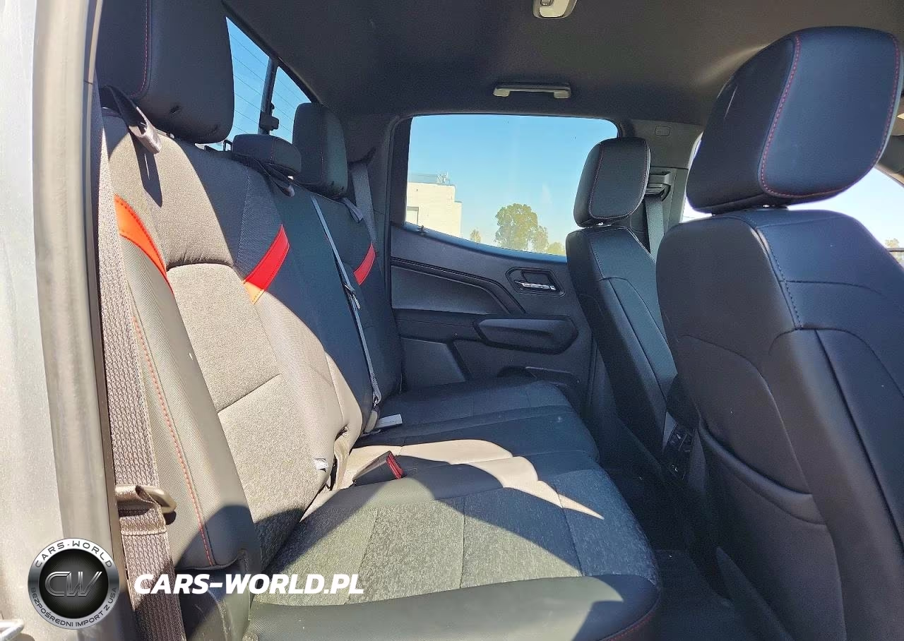 2023 Chevrolet Colorado Z71 VIN:1GCPTDEK6P1203065 - 10