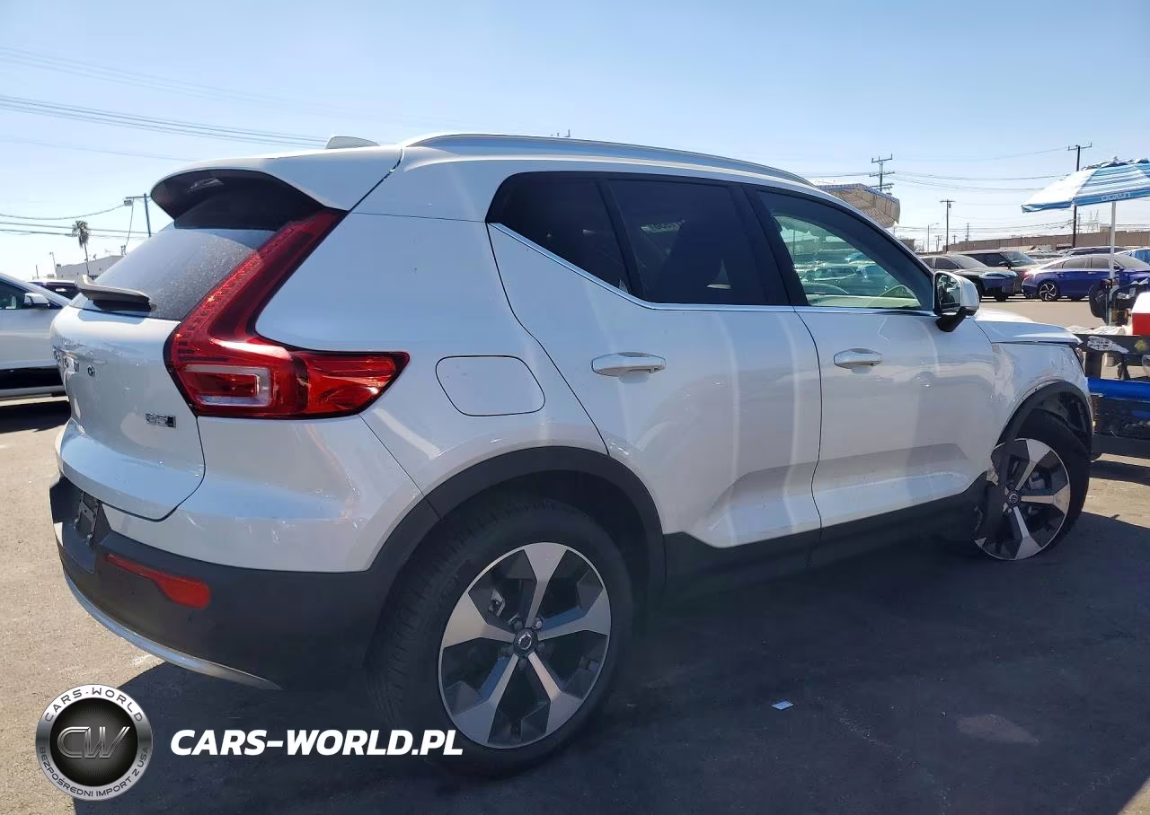 2025 Volvo Xc40 Core VIN:YV4L12UJ0S2509096 - 3