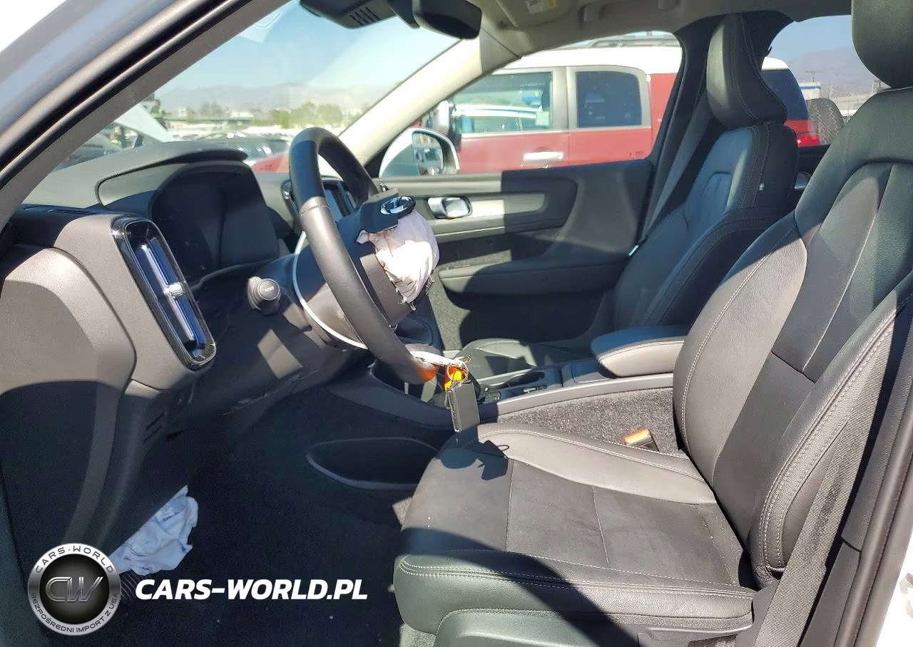 2025 Volvo Xc40 Core VIN:YV4L12UJ0S2509096 - 7