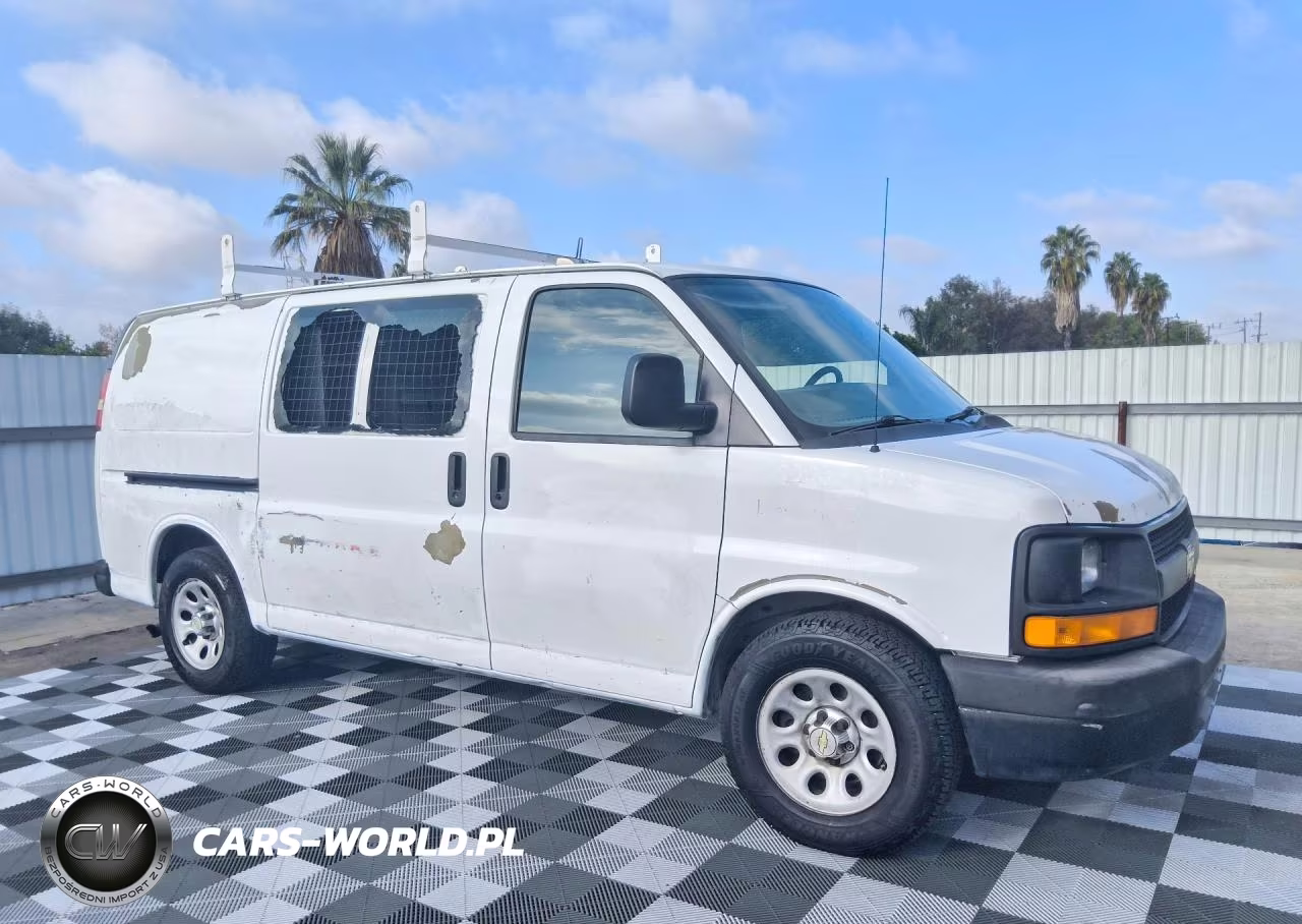2012 Chevrolet Express G1500 VIN:1GCSGAFX4C1144955 - 4