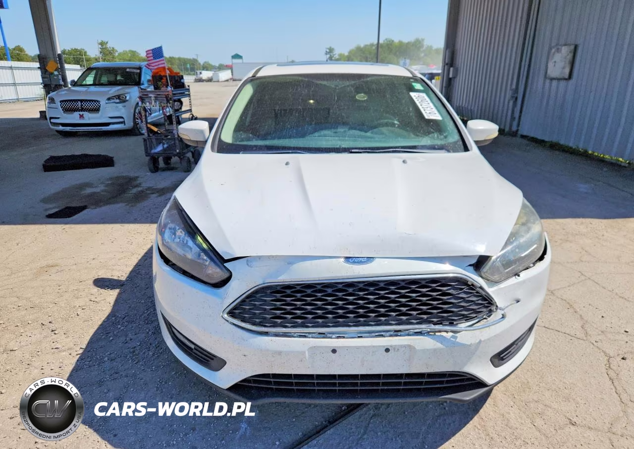 2016 Ford Focus Se VIN:1FADP3K24GL369360 - 5