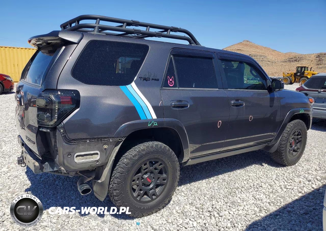 2020 Toyota 4Runner Trd Pro VIN:JTEBU5JR3L5761065 - 3