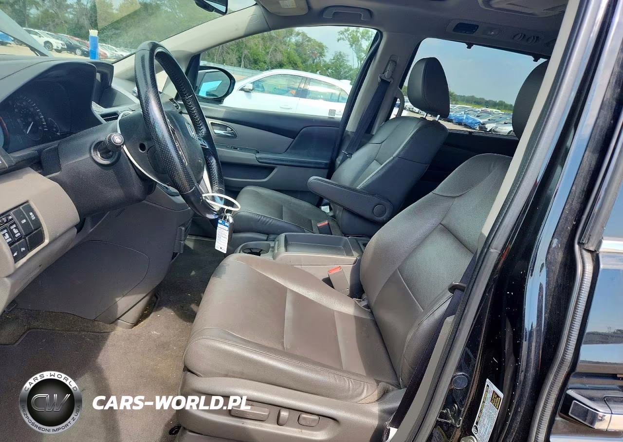 2015 Honda Odyssey Touring VIN:5FNRL5H96FB120751 - 7