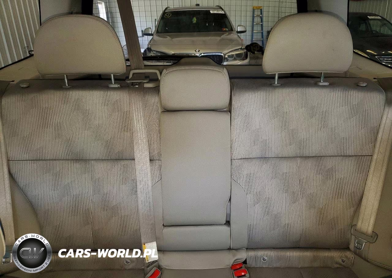 2010 Subaru Forester 2.5X Premium VIN:JF2SH6CCXAH909605 - 10