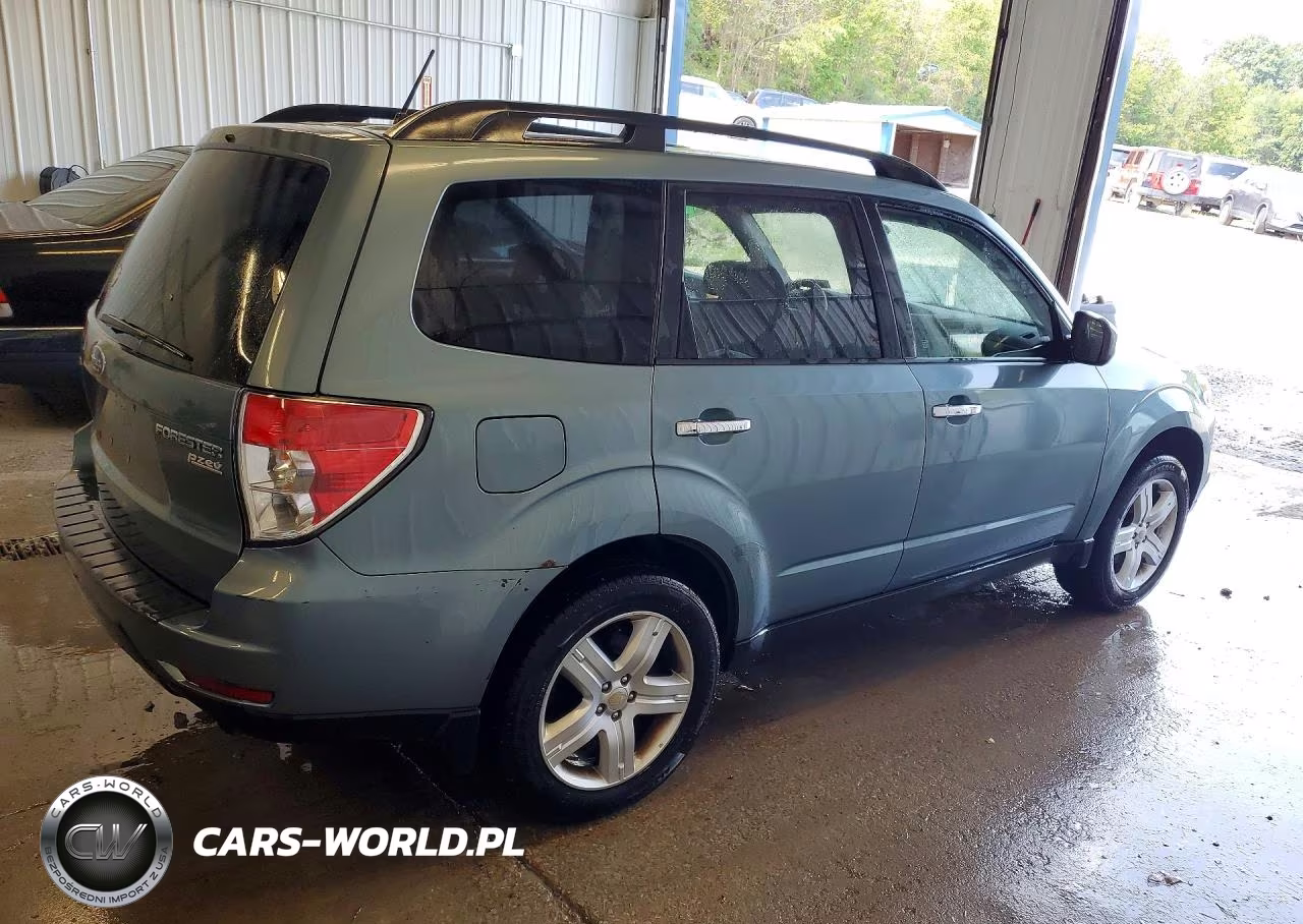2010 Subaru Forester 2.5X Premium VIN:JF2SH6CCXAH909605 - 3
