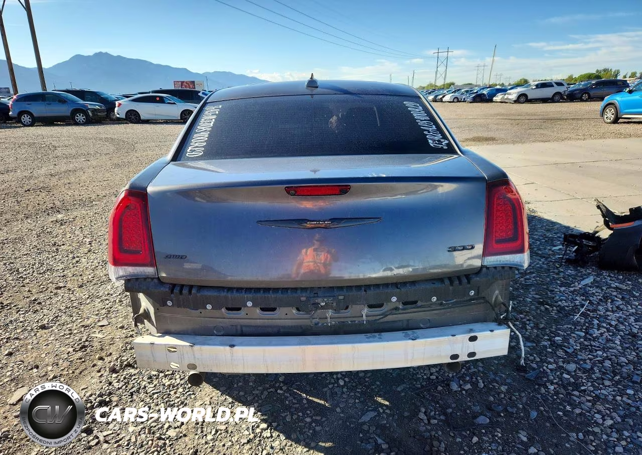 2022 Chrysler 300 Touring L VIN:2C3CCASG0NH236921 - 6