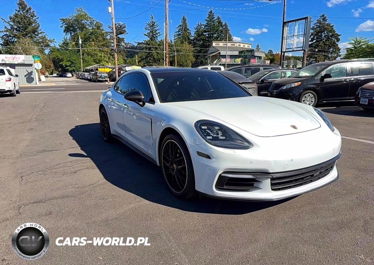 2017 Porsche Panamera 2